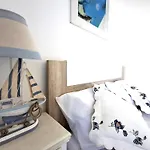 Marina Plaza Apartment *