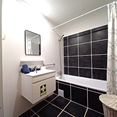 Marina Plaza Портіман